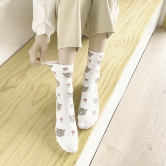 Andi Larose Womens Kitty Cat Pattern Socks Gray on White Gift Packaged - Picture 3 of 12